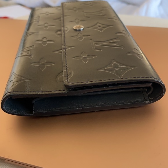 Authentic Louis Vuitton Gray Monogram Mat Vernis - Picture 6 of 12